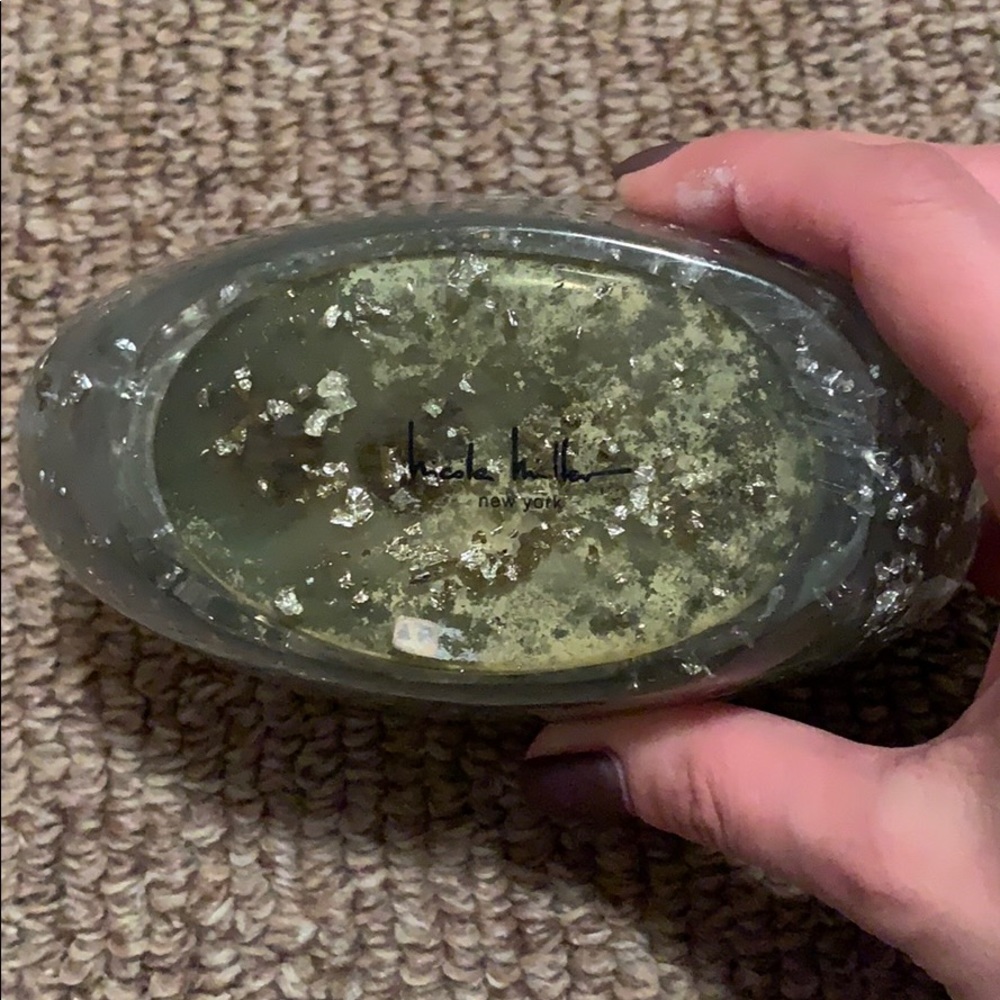 Preowned Nicole Miller Toothbrush Holder - Picture 3 of 4